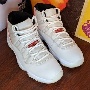 Jordan Retro 11's Platinum Tints